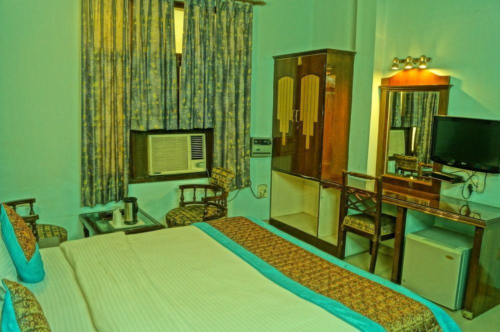 Treebo Paras International Delhi  Eksteriør bilde