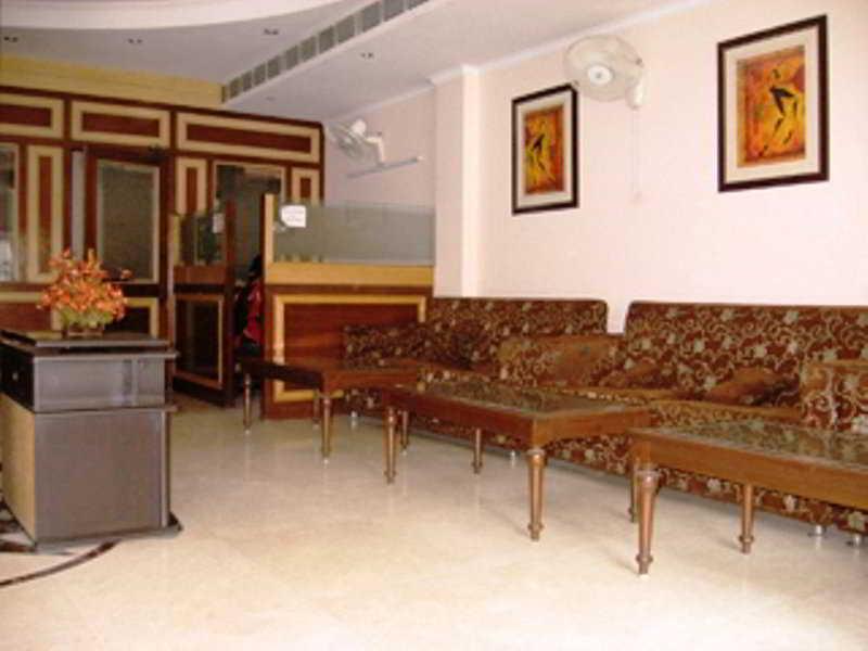 Treebo Paras International Delhi  Eksteriør bilde