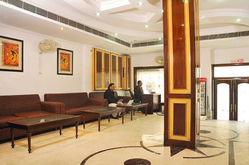 Treebo Paras International Delhi  Eksteriør bilde